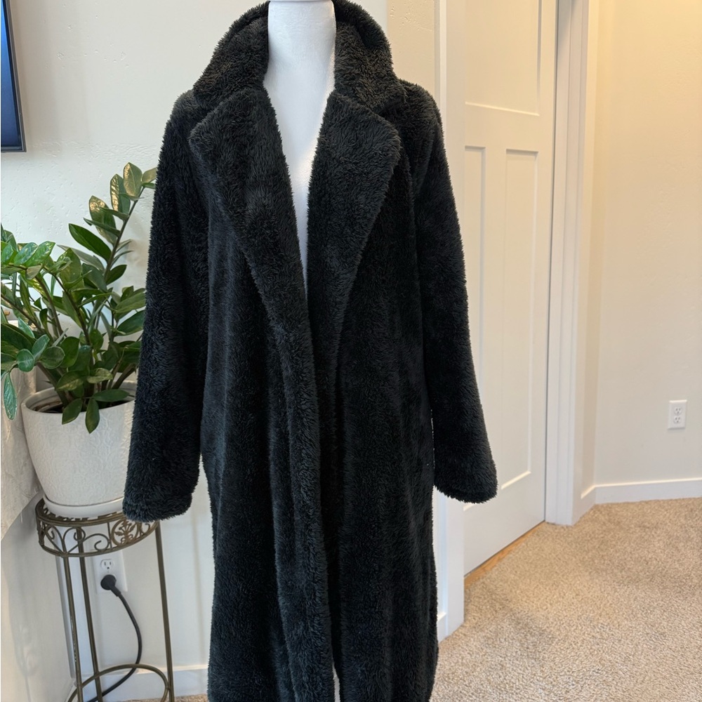 Luxurious Black Fuzzy Fleece Jacket